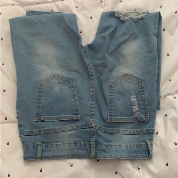 ROMWE Ripped Jeans - Picture 2 of 3